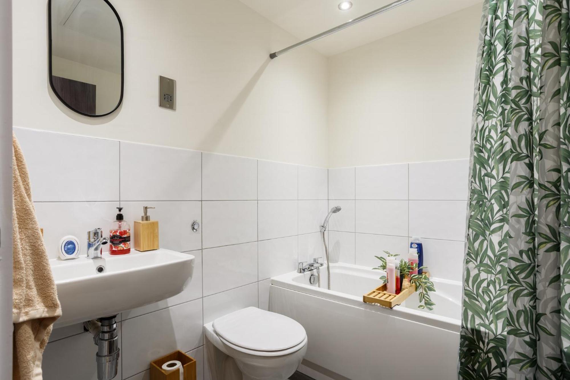 Modern And Cozy Two-Bed Apartment In Bradford برادفورد المظهر الخارجي الصورة