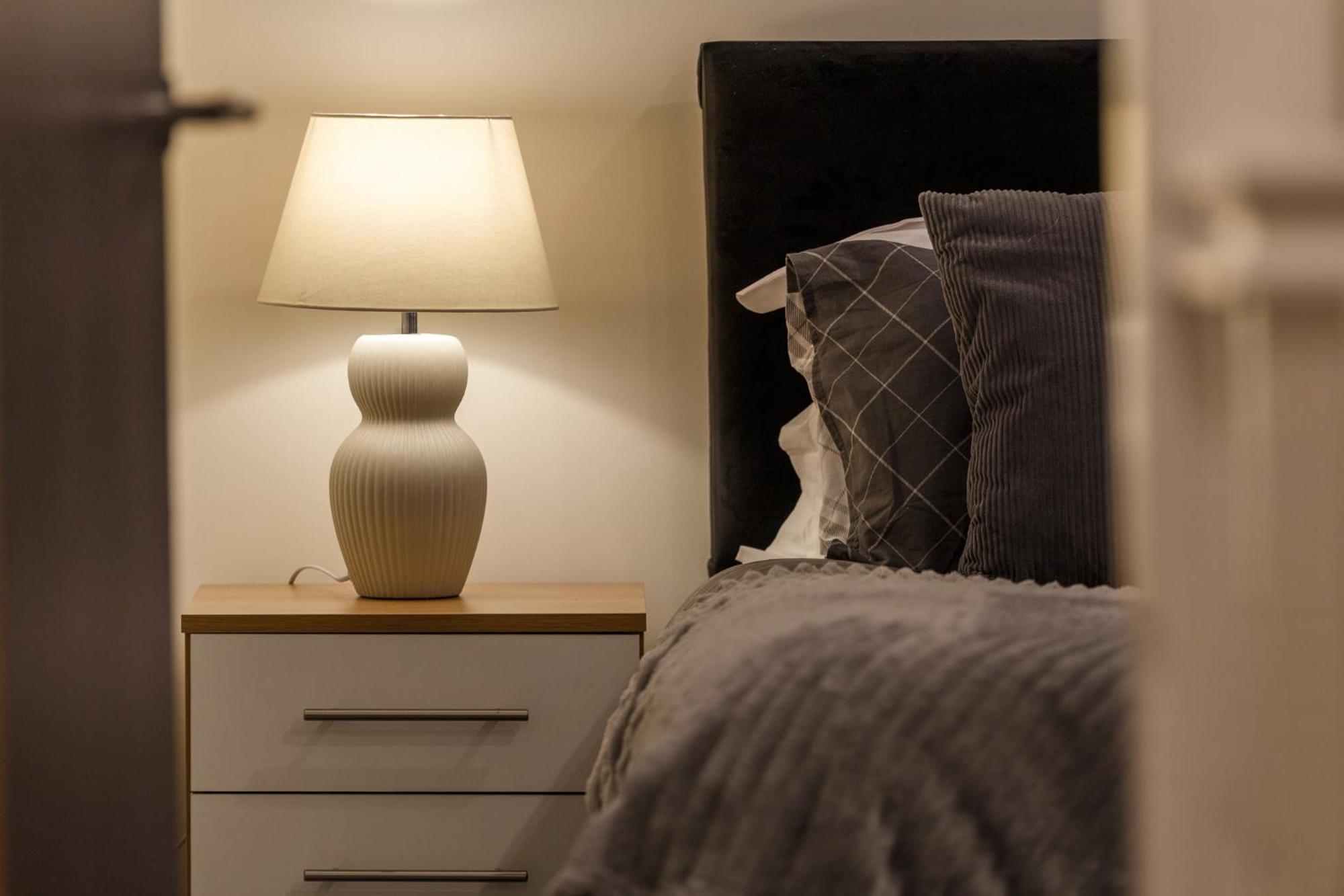 Modern And Cozy Two-Bed Apartment In Bradford برادفورد المظهر الخارجي الصورة